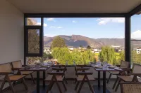 Baisha Snow Hidden Cloud Nest · Snoweye | 360° Snow Mountain View Smart Boutique Hotel - Rooftop Pools