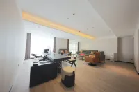Xingchen Yungu Hotel (Gaoxin Fengqing Park Subway Station)