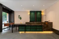 Yilong Ruiyun Hotel (the Mixc branch of Guilin Railway Station) - Park Yeri