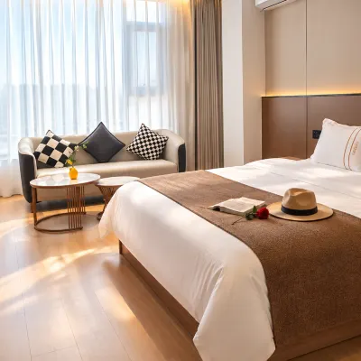 Dali Muyuan Smart Movie Hotel (Dali University Affiliated Hospital) Hotels near Baolin Temple