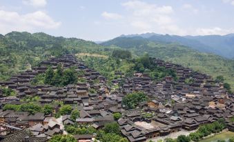 Xijiang Qianhu Miaozhai Quanyuanju Inn (Viewing Platform)