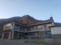 加查拉姆拉措家庭旅館