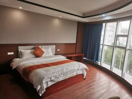 Oyo Hongta Hotel Отели рядом с достопримечательностью «Fuliang Museum»