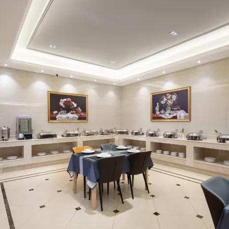 Vienna International Hotel (Shicheng Qinjiang Park)