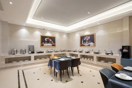 Vienna International Hotel (Shicheng Qinjiang Park) Отели в г. Шичен