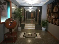 Pingli Dongxing Theme Hotel