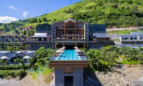 Lushui Denggeng Hot Spring Banshan Hotel