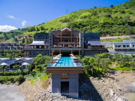 Lushui Denggeng Hot Spring Banshan Hotel