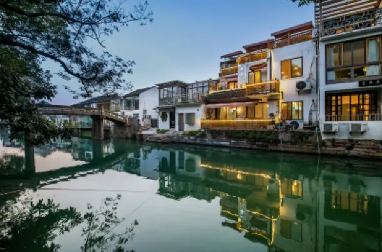 Tongli Pushe Riverside River View Homestay のホテル