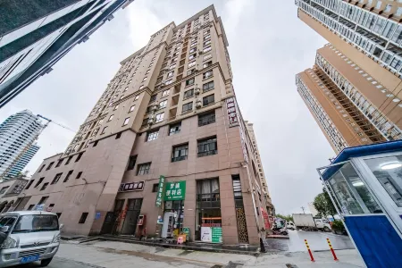 Dushan Bolin Yashe Hotel Отели рядом с достопримечательностью «Laran Resort Town»