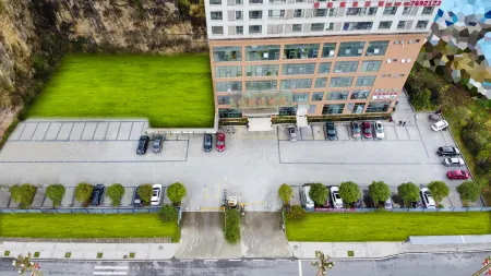 Xingyi Business Hotel