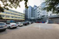 Homeinn Selected Hotel (Jiangyin Ba Bai Ban Renmin East Road) - parking