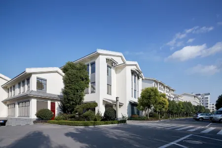 Zaozhuang Grand Barony Hotel Отели рядом с достопримечательностью «Taierzhuang Ancient Town»