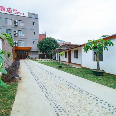 Beihai Longtu Homestay (Silver Beach Scenic Area)