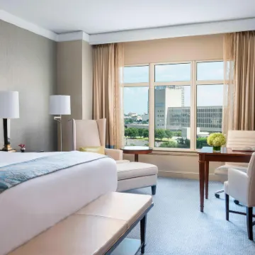 The Ritz-Carlton, Dallas Hotels near Klyde Warren Park