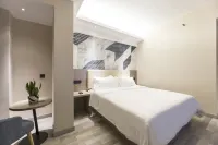 Datian Baoyue Hotel (Chengdu Sichuan University Wangjiang Campus) Hotels in Yulin Life Plaza and Tongzilin Commercial Area