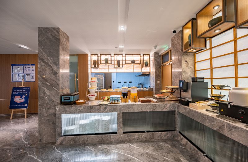 Super 8 Hotel (Beijing Sanlitun Taikoo Li Tuanjiehu Subway Station) photo 3