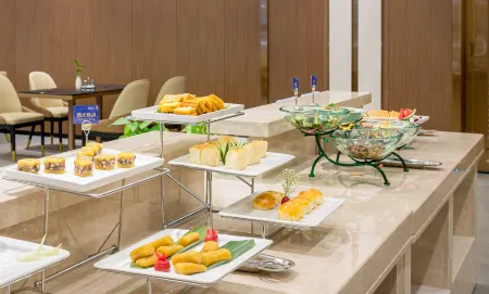 Yeste International Hotel (Guigang City Government Wanda Store) Отели в г. Гуйган