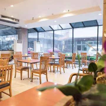 Bangkok City Suite Отели рядом с достопримечательностью «Башня Bobae»