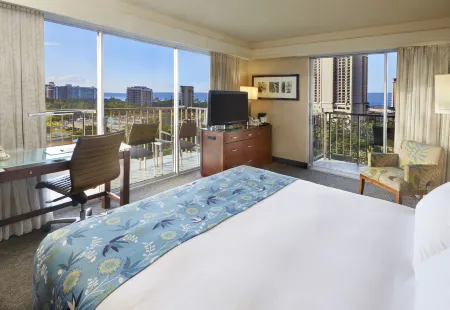 DoubleTree by Hilton Alana - Waikiki Beach