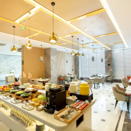 Atour Hotel (Lhasa Wanda Plaza Municipal Government Branch)