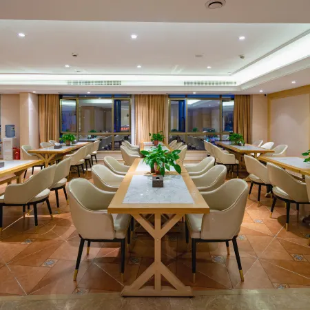 Vienna International Hotel (Shaodong High-speed Railway Station Trade City)