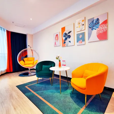 Huahai Holiday Hotel
