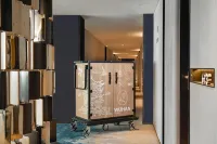 보코 우한 신화, IHG 호텔