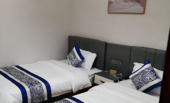 Pengzhou Longmen Xiaozhu Homestay