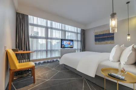 Tiangang Manfei Hotel (Tianyi Square SHOPING Baihe Subway Station Branch)