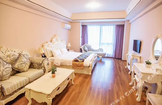 在路上精品公寓（江門萬達店）