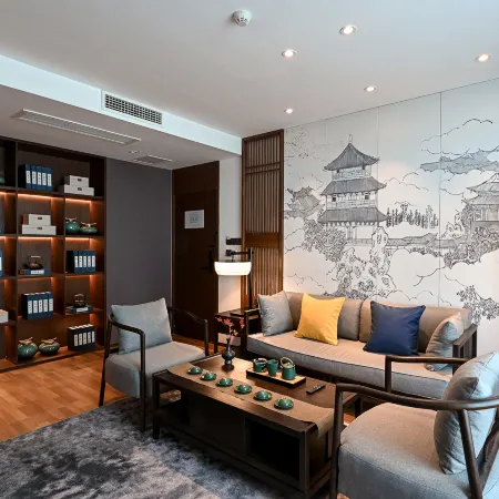 QIANNA HOTEL (Gongyi Huaxi Square)