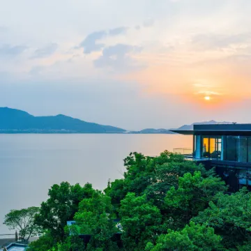 YUAN HOTEL Hotels near Dongqian Lake