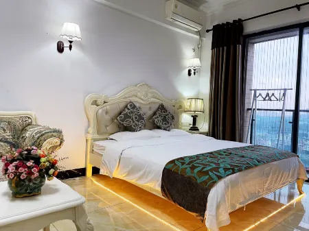 Moonlight Residence (Guangzhou South Railway Station Shibi Subway Station)