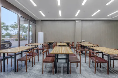 Weikhai View Hotel (Rizhao No.3 Bathing Beach Shop) Отели рядом с достопримечательностью «Rizhao Coastal National Forest Park»