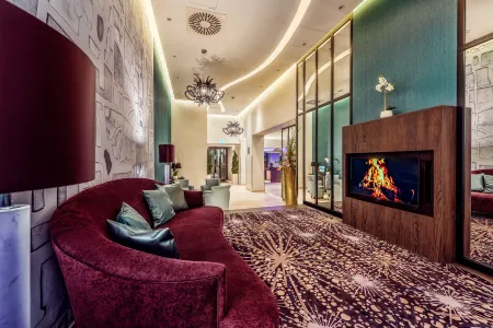 CityClass Hotel Alter Markt Отели рядом с достопримечательностью «Melaten-Friedhof»