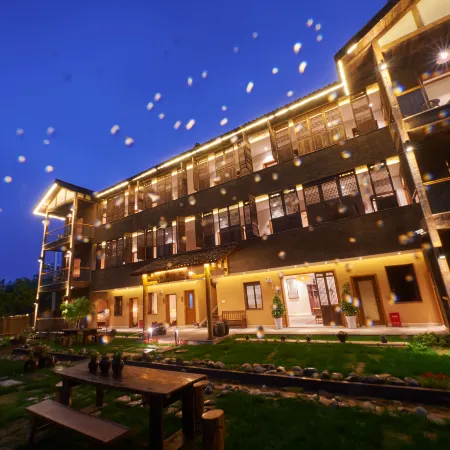Youjian Xiaoyuan Hot Spring Hostel