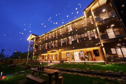 Youjian Xiaoyuan Hot Spring Hostel