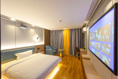 Simple Fashion Cinema Hotel