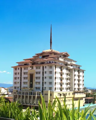 The Pinnacle Hotel and Suites Hotels in der Nähe von UIC Management Information System Office