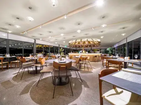 Anji Jiumu Songfeng Tent Hotel Отели рядом со станцией Anji Railway Station