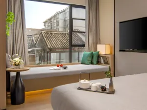 Dongyueli Hotel (Shaoxing Downtown Area Cangqiao Straight Street)