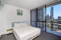 Peninsular Gold Coast Hotel a Carrara