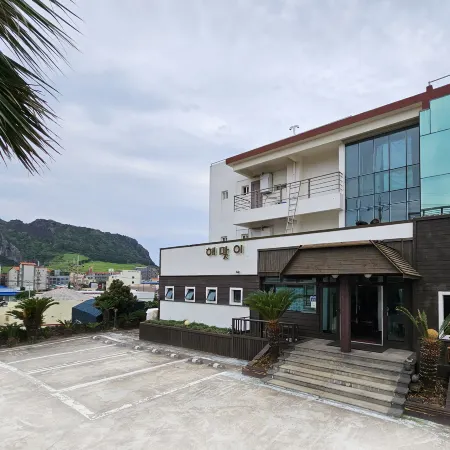 Seongsan Sunrise Pension Отели рядом с достопримечательностью «Тон-Амса»