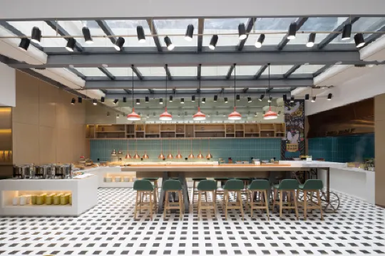 Home2 Suites by Hilton Chongqing Jiangbei Отели рядом с достопримечательностью «Chongqing Hongyan Revolutionary Museum»