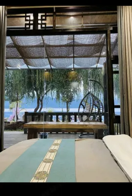 Tired Bird Inn Hotels in Dazu Valentine's Beach