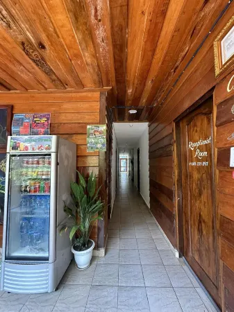 Happy Elephant Bungalows Отели рядом с достопримечательностью «Ронгсанлем»