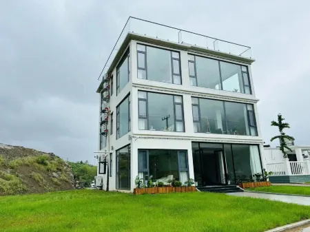 Xiandao Lake Hushan Xiaoju Homestay Отели рядом с достопримечательностью «Xiandaohu Xianhu Gallery»