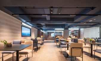 Dalian Zhongshan Square Renmin Road Light Residence Hotel
