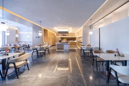 Liaocheng Jinding Shopping Mall City Government Yaduo Hotel Отели рядом с достопримечательностью «School of Continuing Education， Liaocheng Vocational and Technical College»